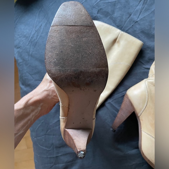 Vintage Tan Leather Cowgirl Boots 5 - Picture 13 of 17